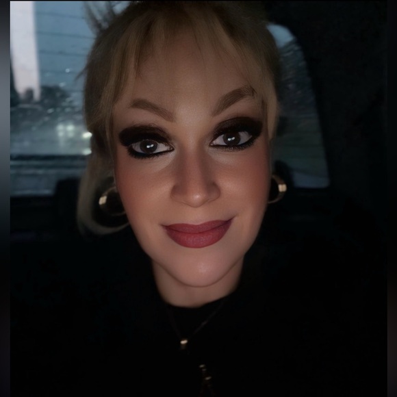 Meet your Posher, DesRae! - Picture 5 of 16